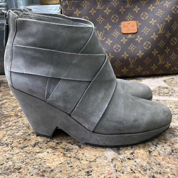 Eileen Fisher gray suede ankle boot - Picture 2 of 6